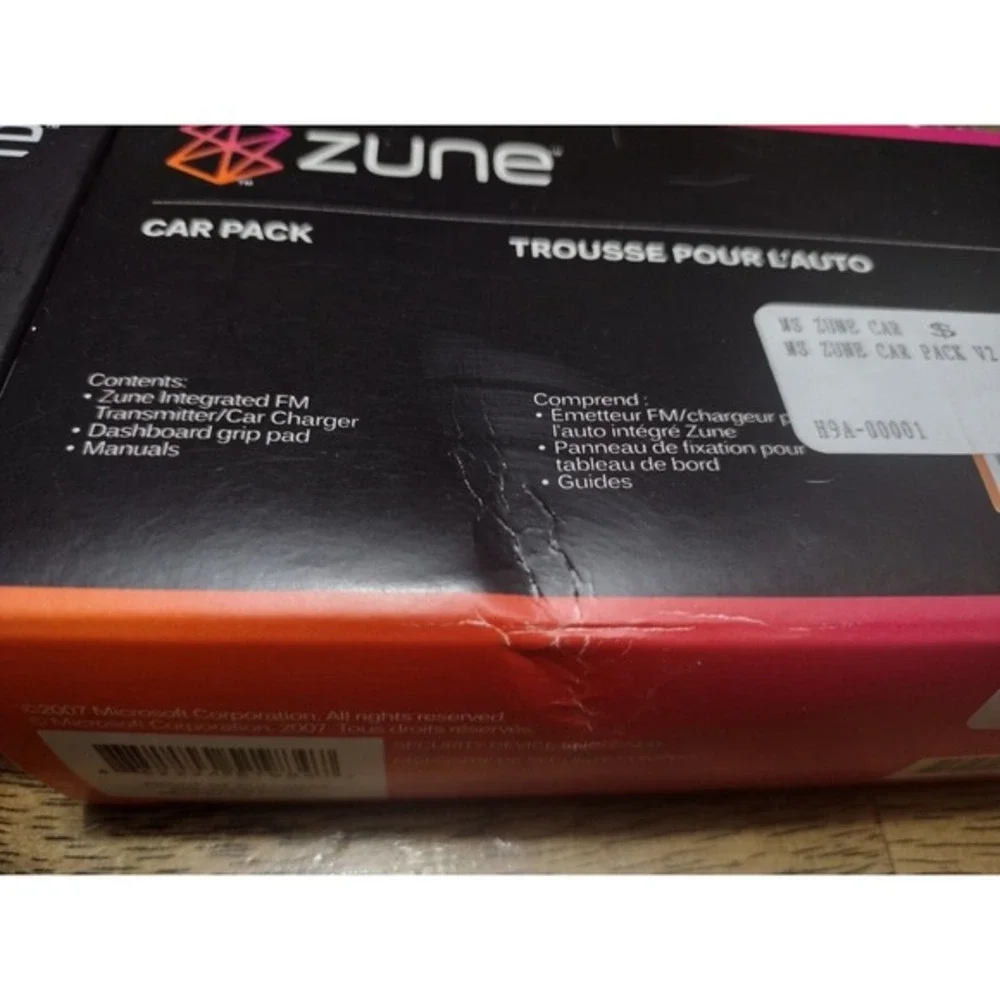 Microsoft Zune 4GB Music Video MP3 Player With Car Pack‎ SEALED